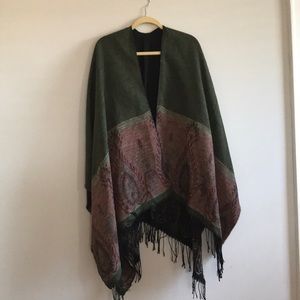 Reversible thick knot shawl green and black